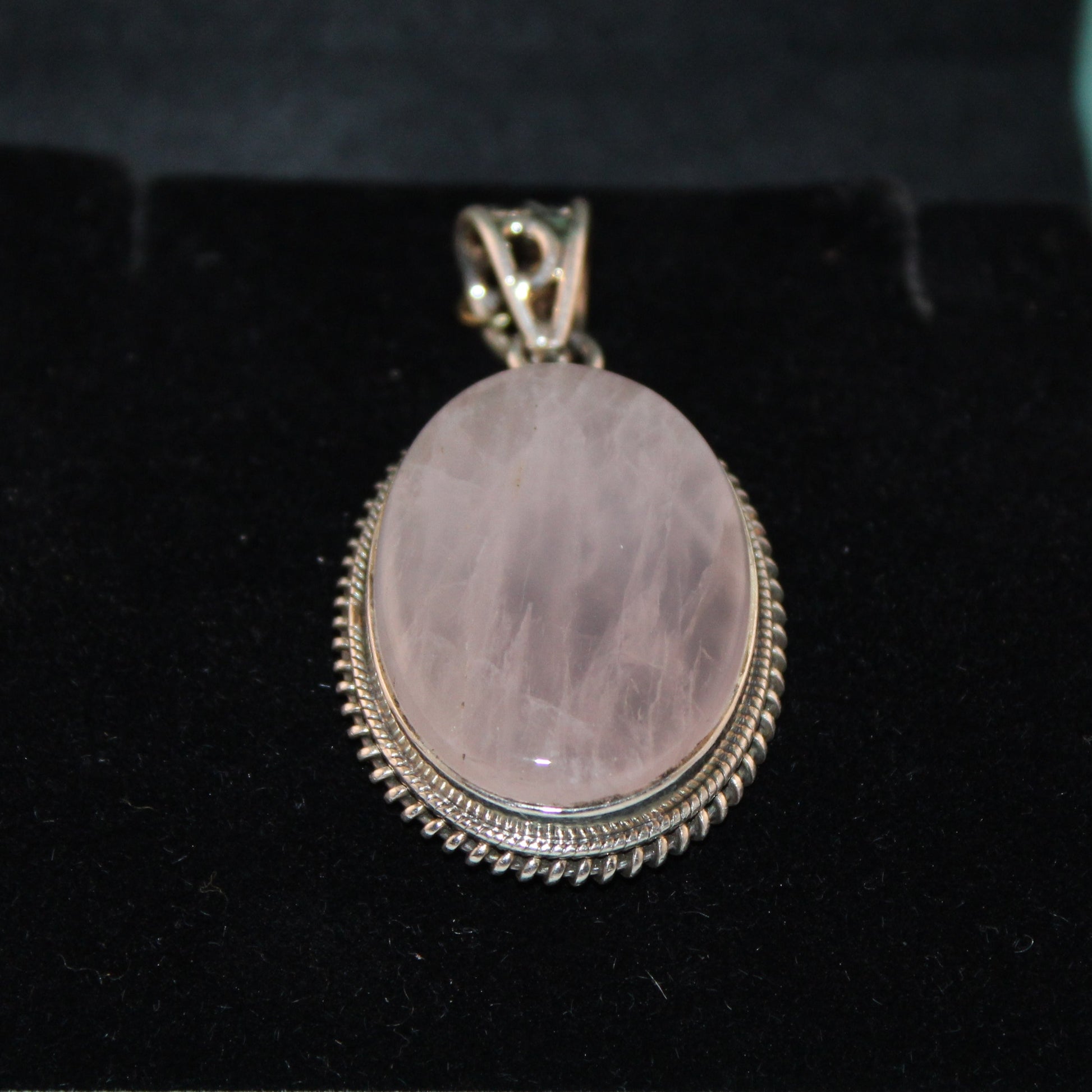 Rose quartz pendant in a silver setting