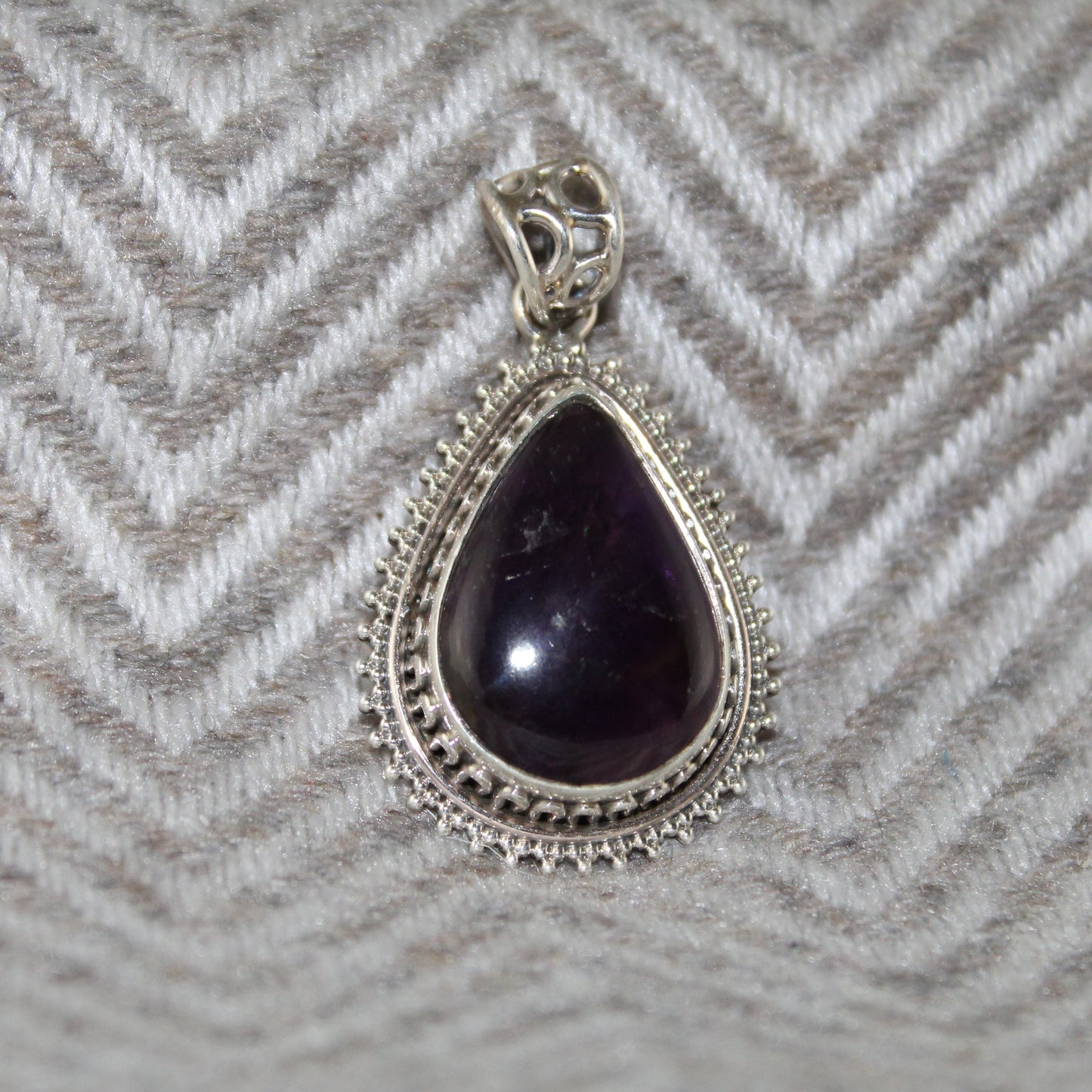 Midnight Bloom – Amethyst Teardrop Pendant