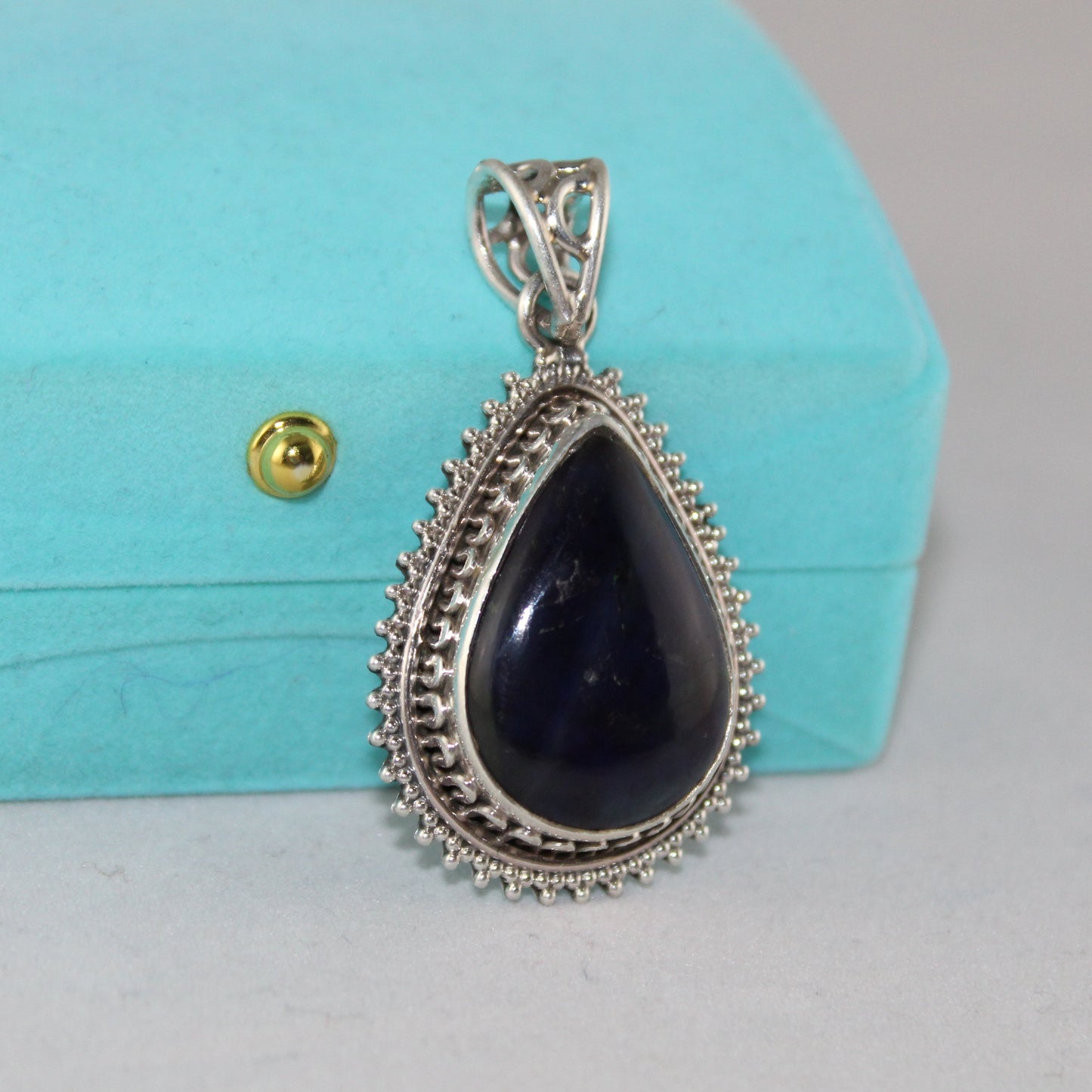 Midnight Bloom – Amethyst Teardrop Pendant