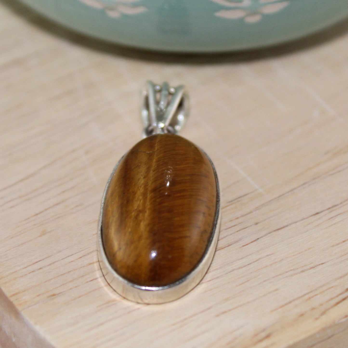 Golden Gaze – Tiger’s Eye Oval Pendant