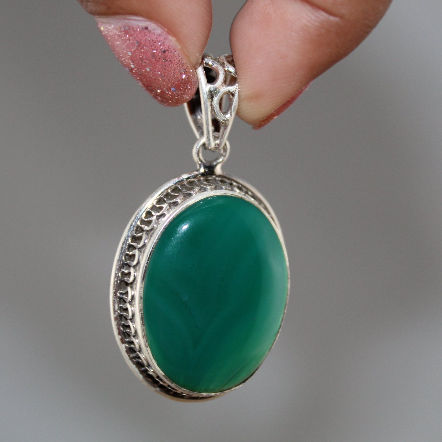Verdant Calm – Green Onyx Pendant