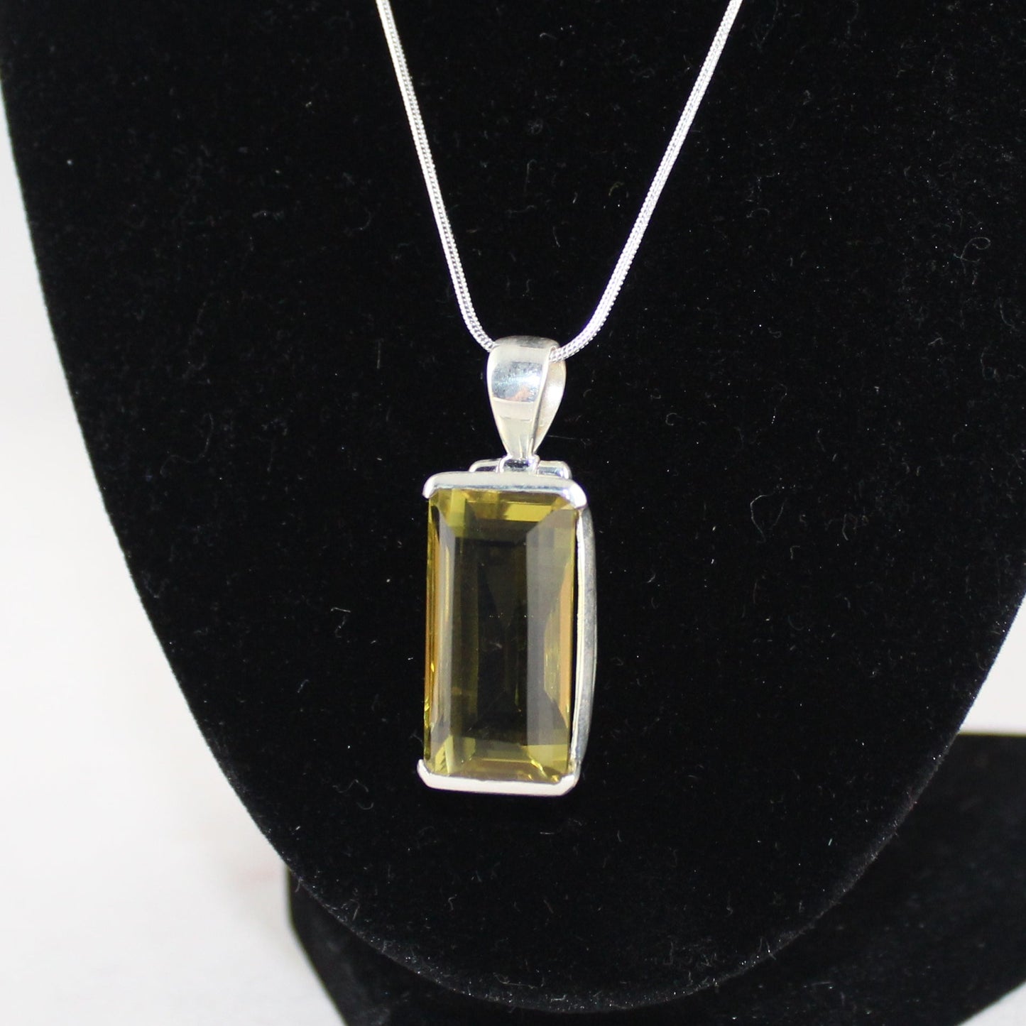 Golden Glow – Lemon Topaz Pendant
