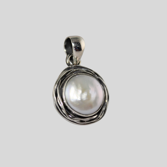 Ocean Whisper – Mother of Pearl Pendant